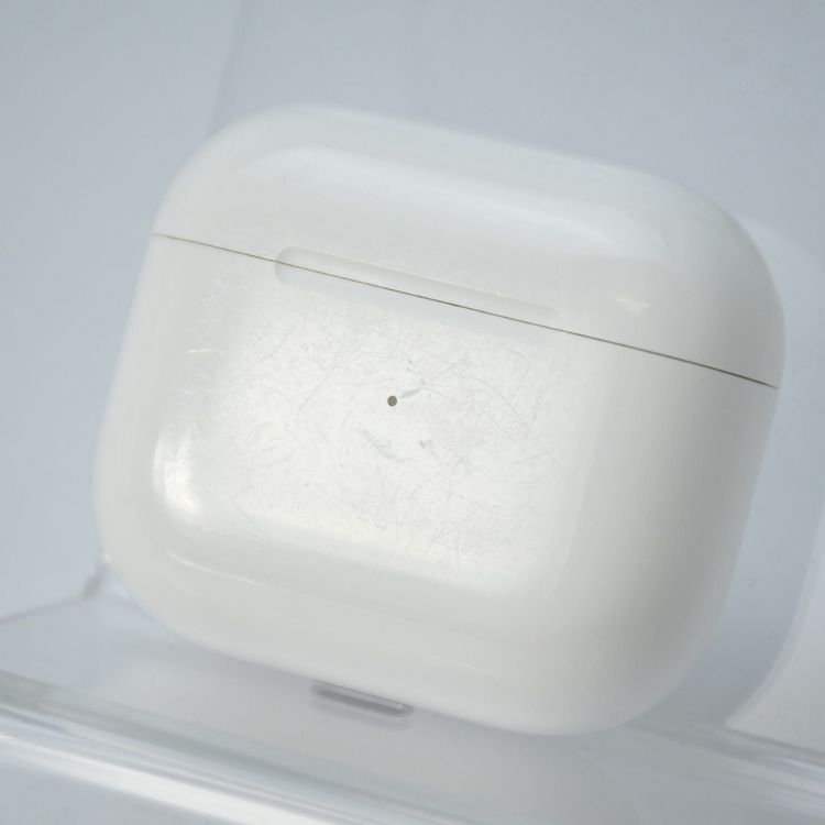 ����°�ʴ�����AirPods ��3����  Wireless Charging Case