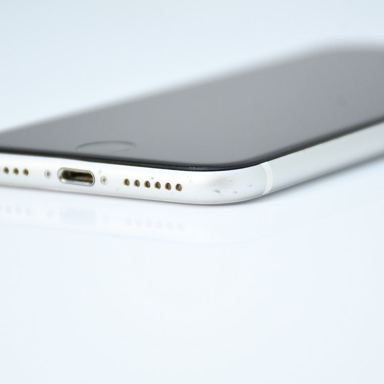 �ڱվ����ʡ�docomo iPhone SE �裲���� 64GB �ۥ磻��