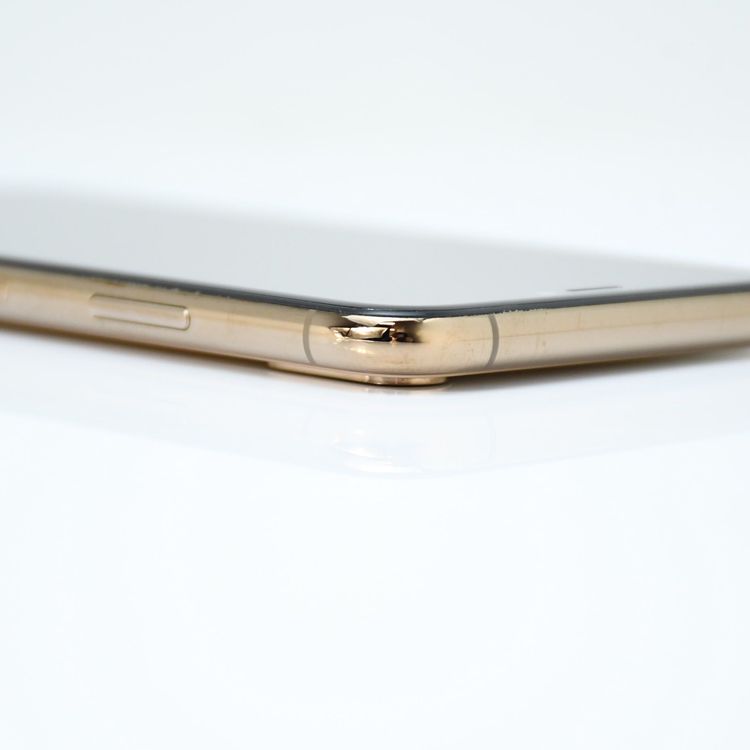 �����ʡ������Хåƥ꡼84���docomo SIM�ե꡼ iPhone XS 256GB �������