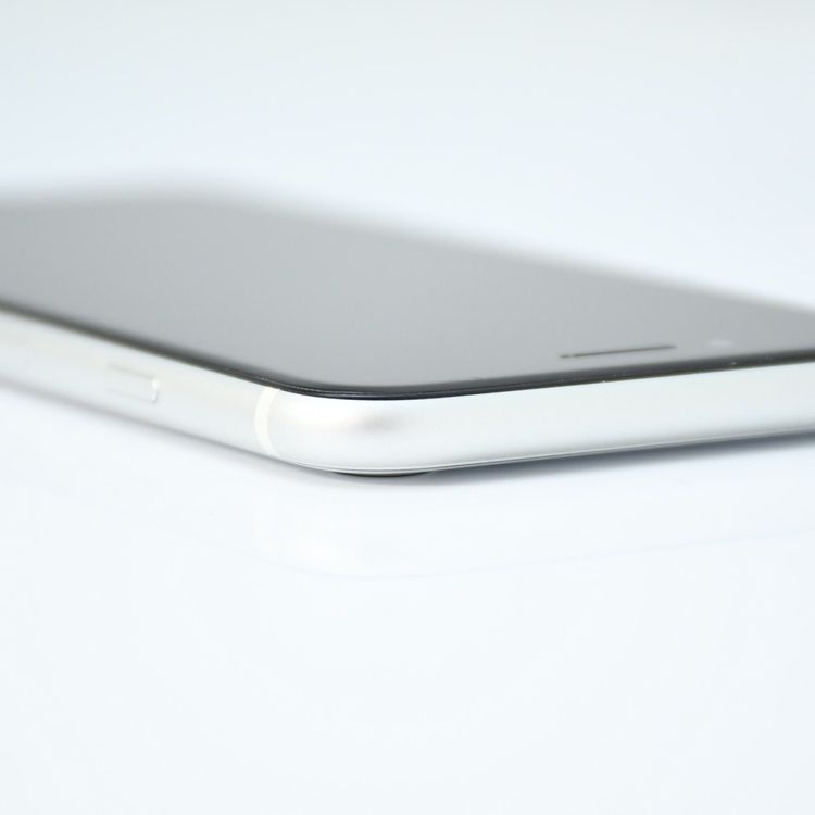 au SIMե꡼ iPhone SE 裲 128GB ۥ磻