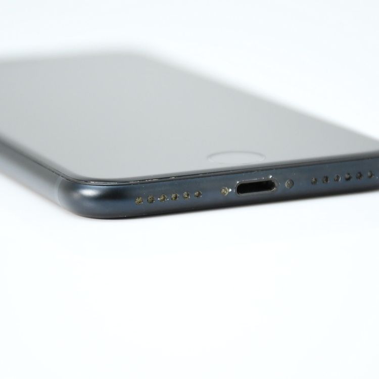 �ڱվ����ʡ������Хåƥ꡼83%��au SIM�ե꡼ iPhoneSE �裳���� 64GB