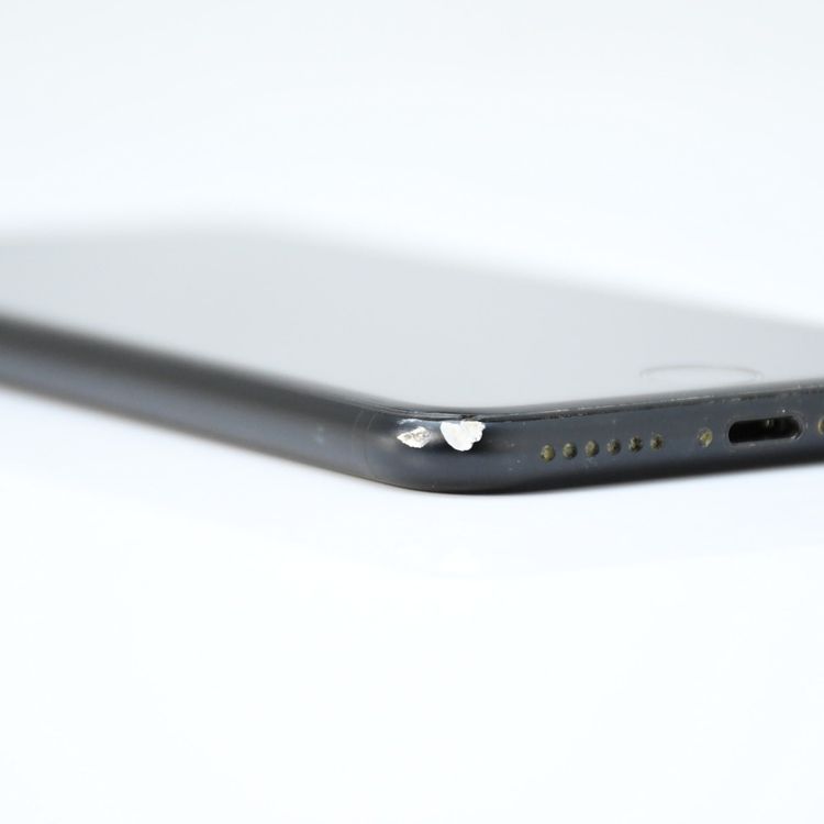 �ڱվ����ʡ�SIM�ե꡼ iPhone SE �裲���� 64GB �֥�å�