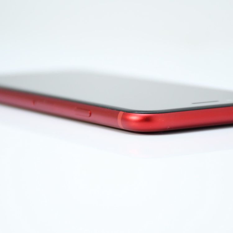 �����ʡ�ư��ġ�����100 %�� SIM�ե꡼ iPhone SE��3���� 64GB ��å�