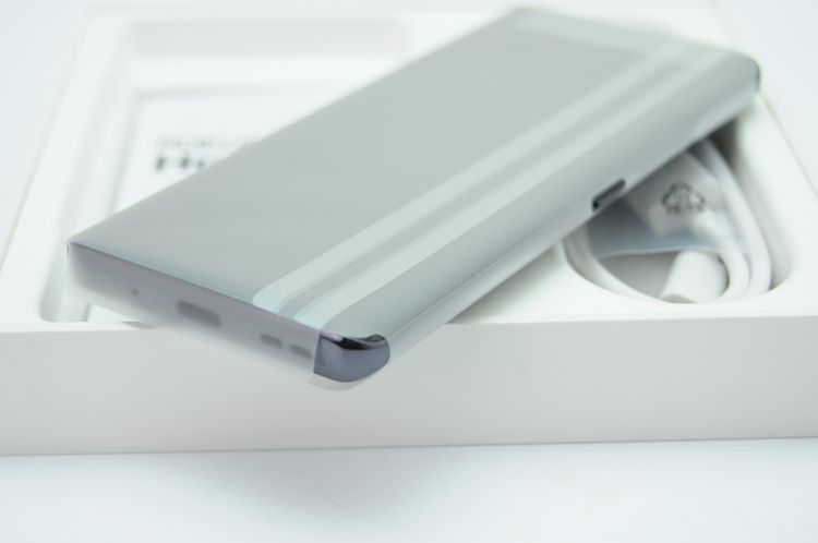 �ڥ������å���襭�󥰡�SIM�ե꡼ Rakuten Hand5G P780 �֥�å�