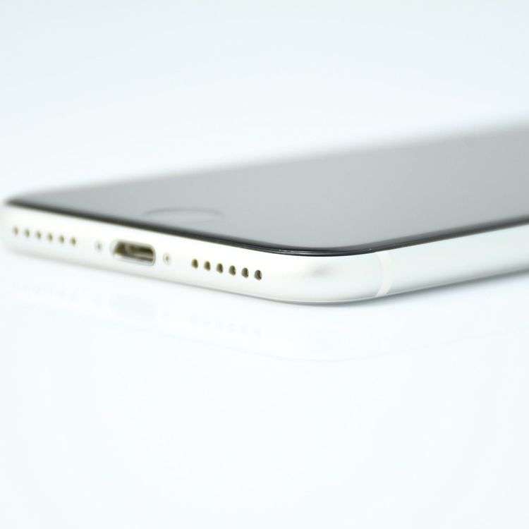 �ڽ����Хåƥ꡼84���SIM�ե꡼ iPhone SE �裲���� 64GB �ۥ磻��