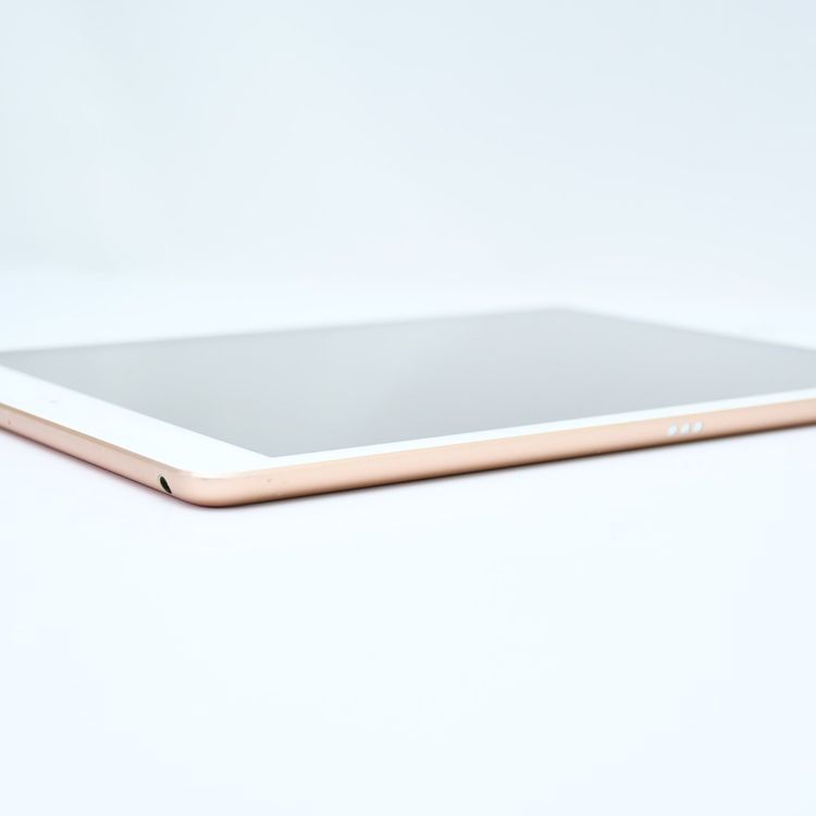【液晶美品】 iPad 第7世代 Wi-Fiモデル 32GB ゴールド