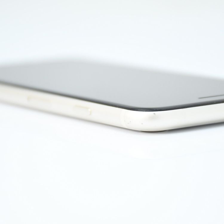 ��ư��ġ�����100 %���վ����ʡ�SIM�ե꡼iPhone SE �裳���� 64GB �������饤��