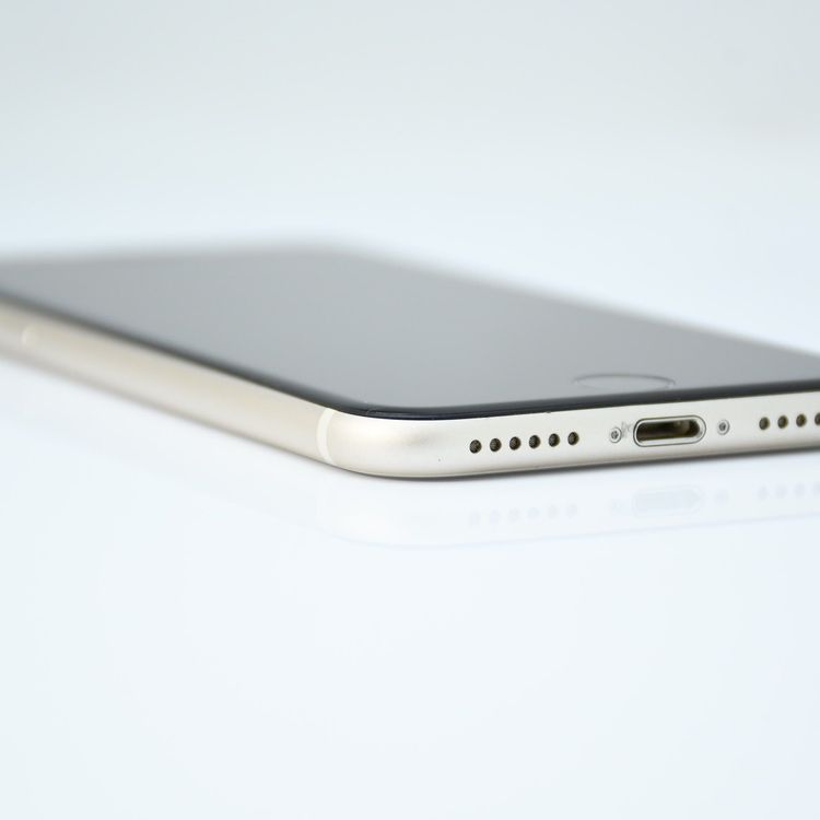 ʡưġ100 % SIMե꡼ iPhoneSE 裳 64GB 饤