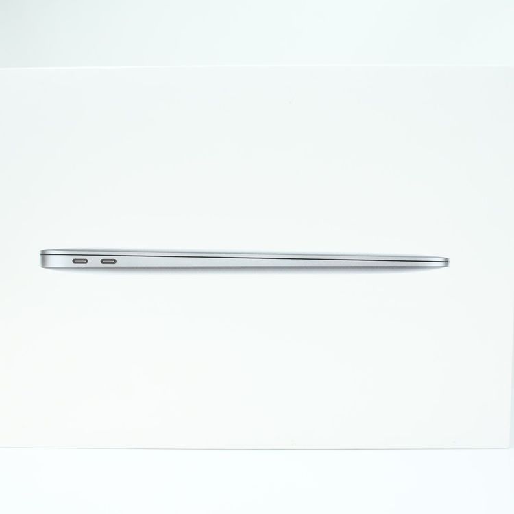 �ڥХåƥ꡼����92%��MacBook Air13����� M1 8GB/512GB MGN73J/A