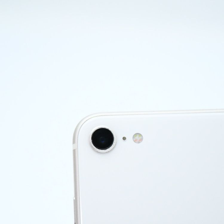 ưġХåƥ꡼100SIMե꡼ iPhone SE 3 64GB