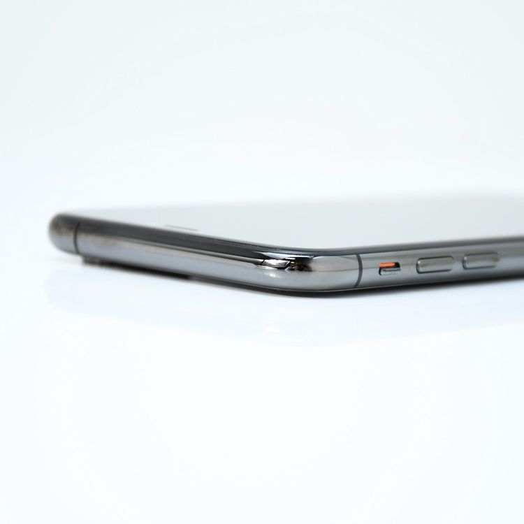 �ڱվ����ʡ������Хåƥ꡼83���SIM�ե꡼ iPhone XS 64GB ���ڡ������쥤