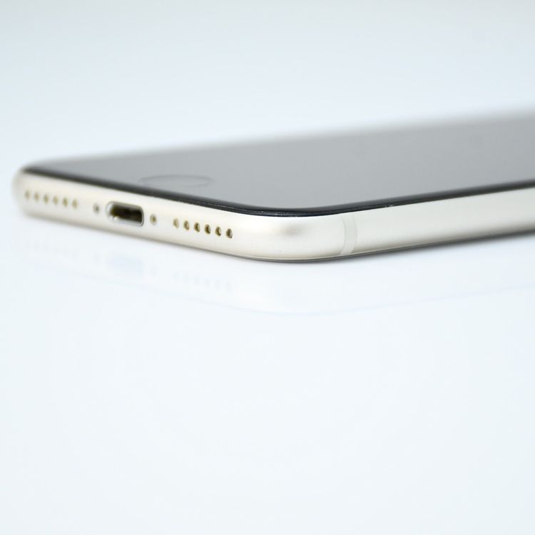 �ڥ����ȥ���饸��󥯡���������83%��SIM�ե꡼ iPhoneSE �裳���� 64GB