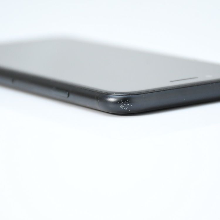 �ڱվ����ʡ�iPhone SE �裲���� 64GB �֥�å�