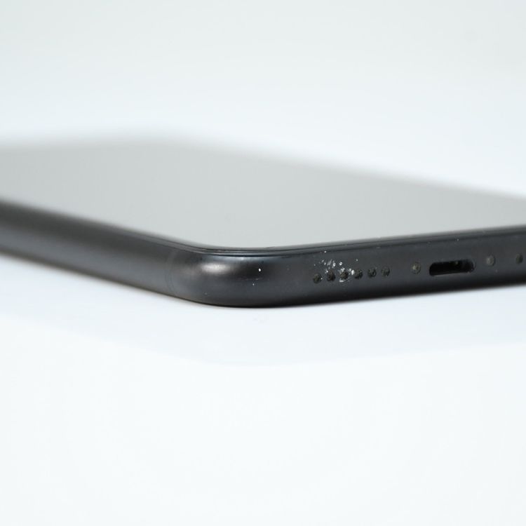 �ڱվ����ʡ������Хåƥ꡼81���docomo SIM�ե꡼ iPhone XR 64GB �֥�å�