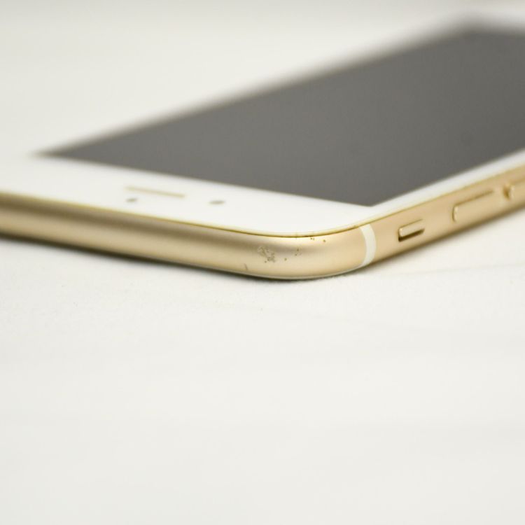 ������Ź���Ӹ򴹺�100���docomo SIM�ե꡼ iPhone 6 64GB �������