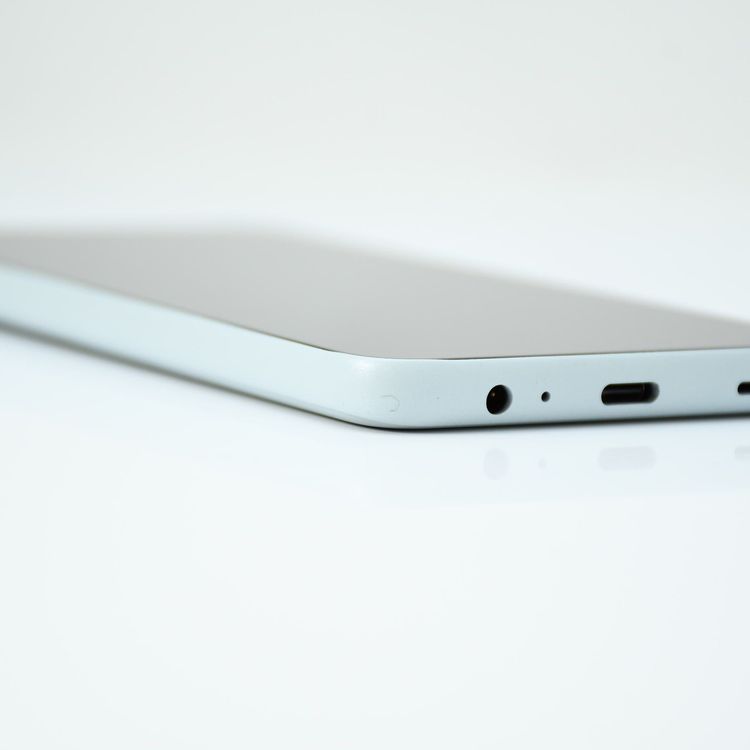 �ڿ���Ʊ�͡�SIM�ե꡼ au arrows We2 FCG02 �饤�ȥ֥롼