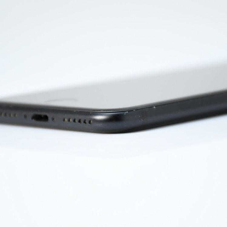 ưġ100 %docomo SIMե꡼ iPhone SE 裲 128GB