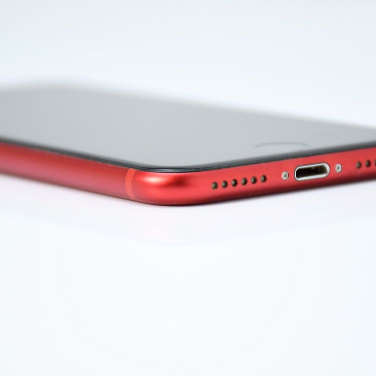 �ڱվ����ʡ�SIM�ե꡼ iPhone SE �裲���� 64GB ��å�