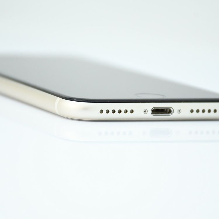 �����ʡ������Хåƥ꡼84���SIM�ե꡼ iPhoneSE �裳���� 128GB �������饤��