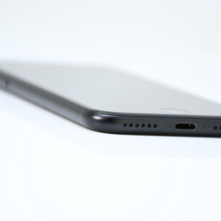 �����ʡ�docomo SIM�ե꡼ iPhone SE �裲���� 64GB �֥�å�