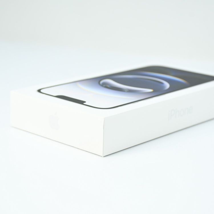 �ڿ���̤������SIM�ե꡼ iPhone16e 128GB �ۥ磻��