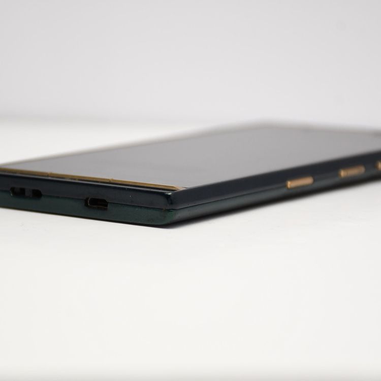�ڱվ����ʡ�au  KYOCERA URBANO V03 KYV38 ���꡼��