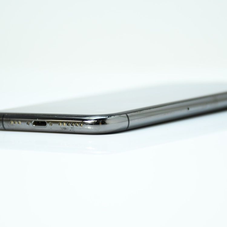 �����ʡ�SIM�ե꡼ docomo iPhone11 Pro 64GB ���ڡ������쥤