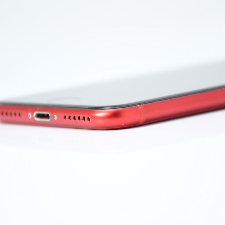 �ڱվ����ʡ�SIM�ե꡼ iPhone SE �裲���� 64GB ��å�