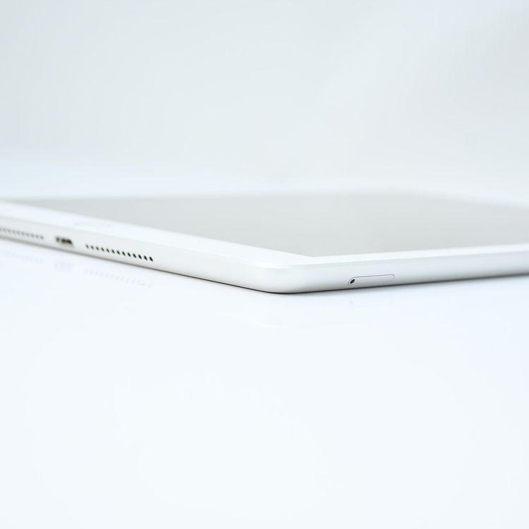 �����ʡ��Хåƥ꡼��������92���SIM�ե꡼iPad ��6���� 32GB ����С�