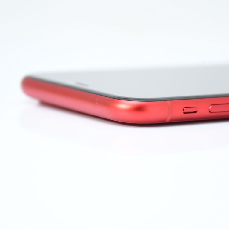 �ڱվ����ʡ������Хåƥ꡼��������83���docomo SIM�ե꡼ iPhone11 64GB