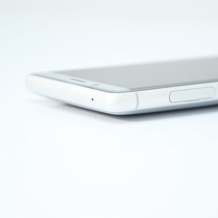 �ڱվ����ʡ������ɹ���SIM�ե꡼ docomo Xperia XZ2 Compact SO-05K