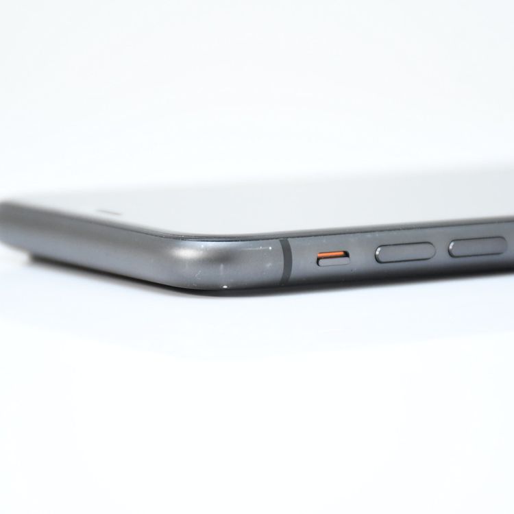 ��ư��ġ��Хåƥ꡼��������90���docomo SIM�ե꡼ iPhone11 64GB �֥�å�