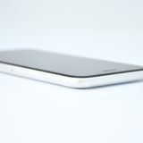 ��ư��ġ�����100 %�����ʡ�SIM�ե꡼ iPhone SE�裲���� 64GB �ۥ磻��