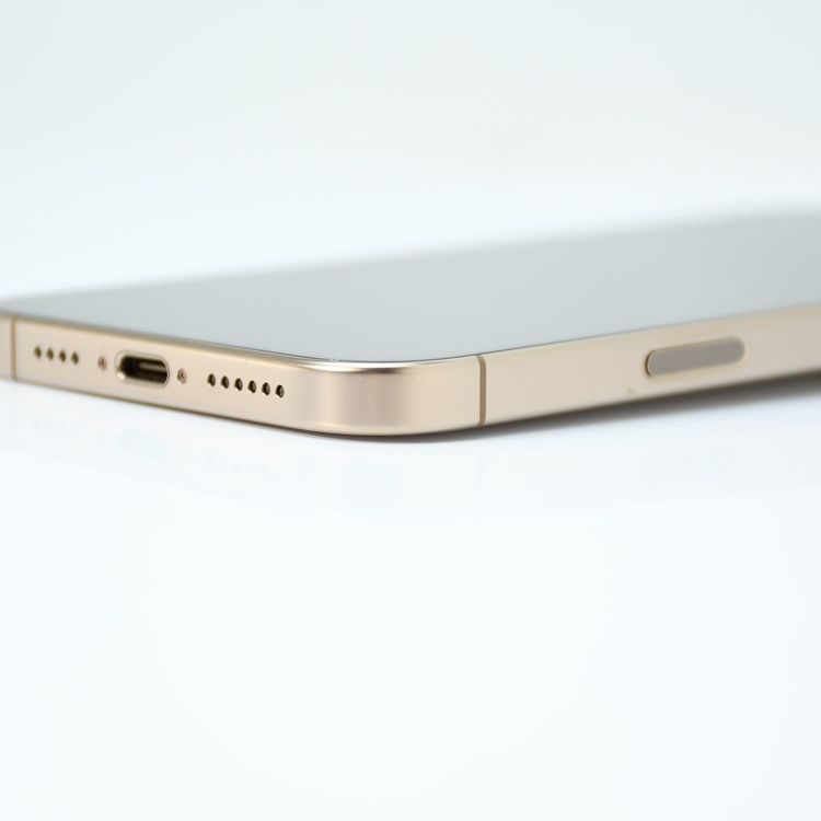 �ڿ���Ʊ�͡���������100%��SIM�ե꡼iPhone16 Pro Max 256GB