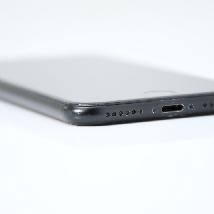 �ڱվ����ʡ�docomo SIM�ե꡼ iPhone SE �裲���� 64GB �֥�å�