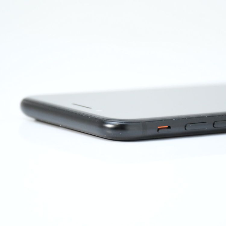 ��ư��ġ�����100 %�����ʡ�SIM�ե꡼ iPhone SE�裲���� 64GB �֥�å�