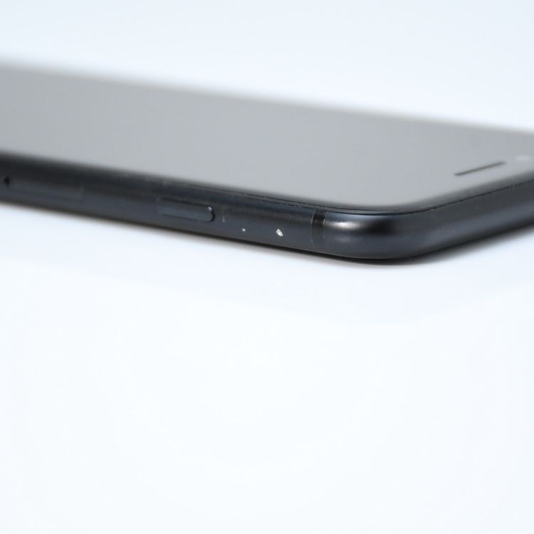 �ڽ����Хåƥ꡼��������80���SIM�ե꡼iPhone SE �裲���� 128GB �֥�å�