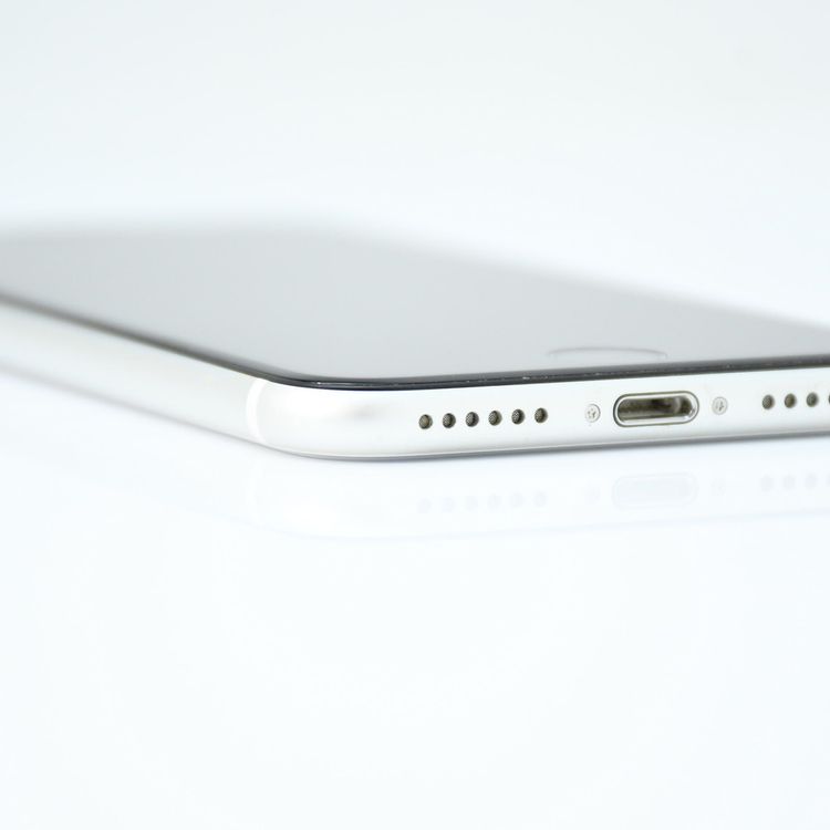 �����ʡ������Хåƥ꡼82���SIM�ե꡼ iPhone SE �裲���� 64GB �ۥ磻��