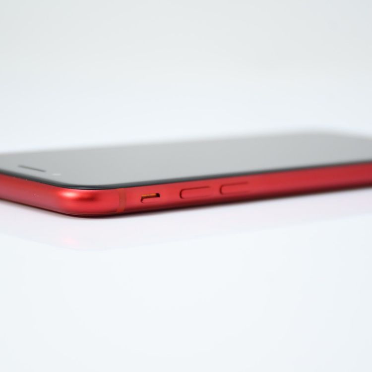 ��ư��ġ�SIM�ե꡼ iPhone SE �裲���� 128GB ��å�