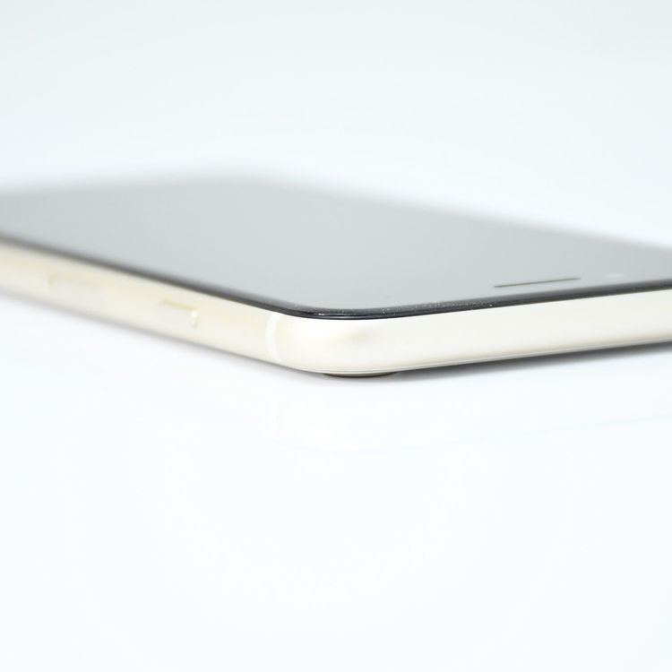 �����ʡ������Хåƥ꡼��������82���SIM�ե꡼ iPhoneSE �裳���� 64GB