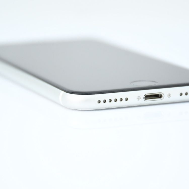 ��ư��ġ�����100 %�����ʡ�SIM�ե꡼ iPhone SE�裲���� 128GB �ۥ磻��