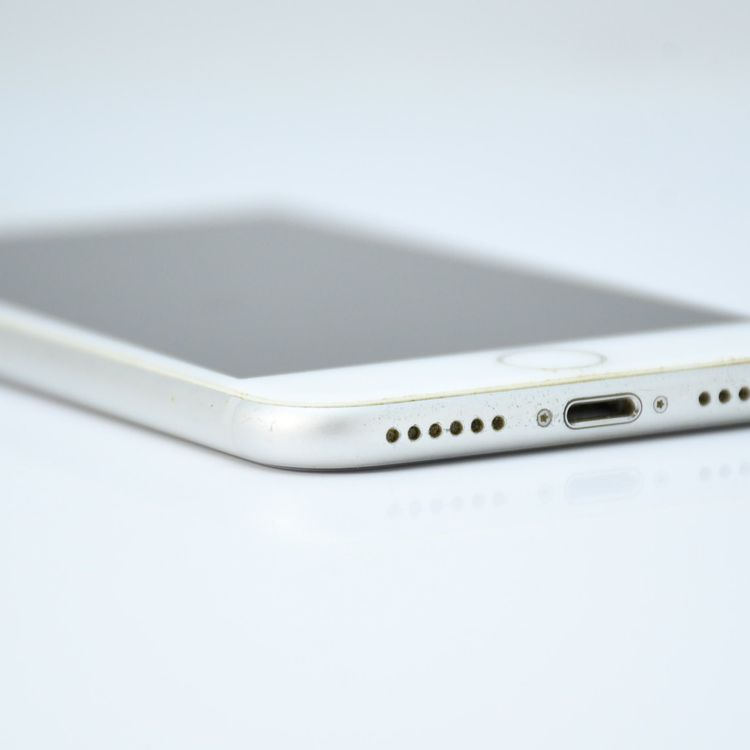 �ڱվ����ʡ�docomo SIM�ե꡼ iPhone8 64GB ����С�