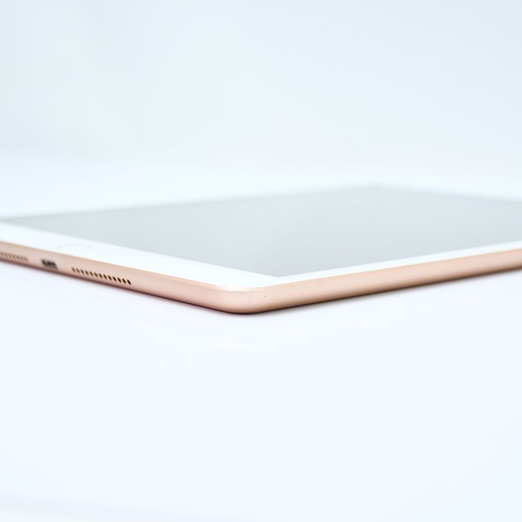 【液晶美品】 iPad 第7世代 Wi-Fiモデル 32GB ゴールド