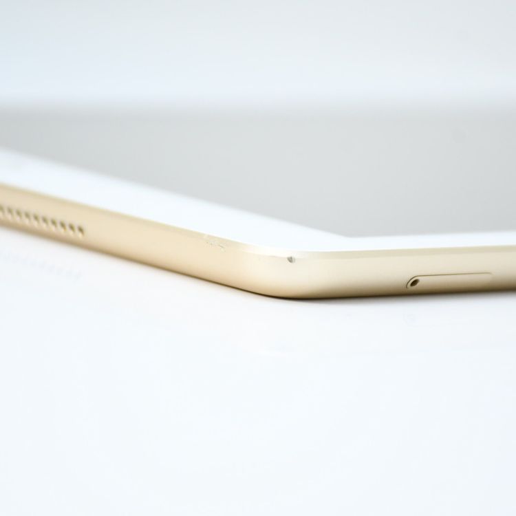 �����ʡ��Хåƥ꡼��������81���docomo SIM�ե꡼iPad ��5���� 32GB �������