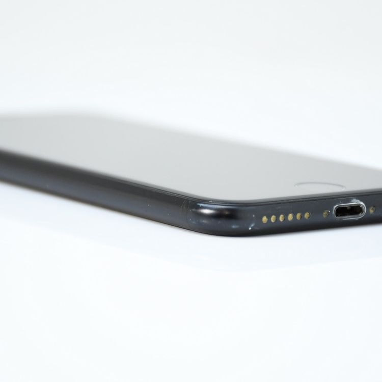 SIM�ե꡼ iPhone SE �裲���� 64GB �֥�å�