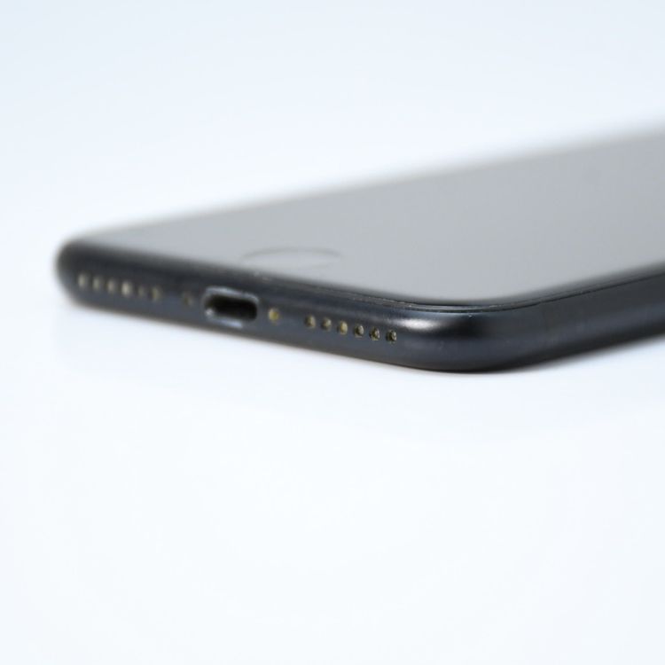 �ڽ����Хåƥ꡼��������80���SIM�ե꡼iPhone SE �裲���� 128GB �֥�å�