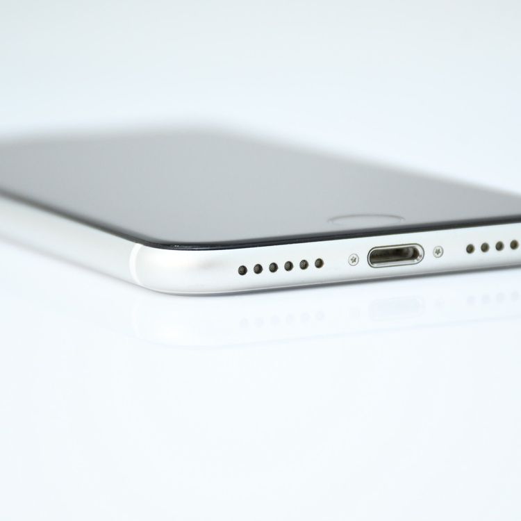 �����ʡ������Хåƥ꡼86���SIM�ե꡼ iPhone SE �裲���� 64GB �ۥ磻��