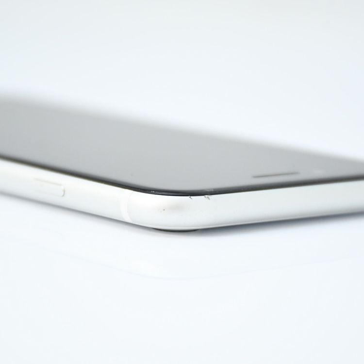 SIM�ե꡼ iPhone SE �裲���� 128GB �ۥ磻��