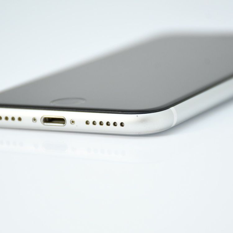 �ڱվ����ʡ������Хåƥ꡼��������91���SIM�ե꡼iPhone SE �裲���� 128GB