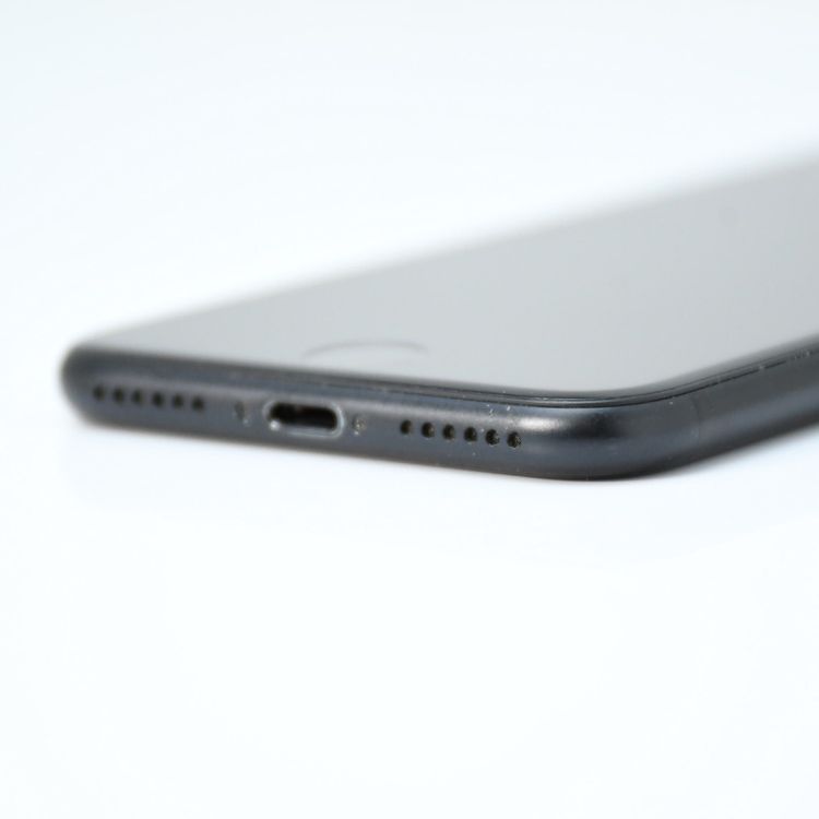 ��ư��ġ�����100 %��SIM�ե꡼ iPhone SE�裲���� 128GB �֥�å�